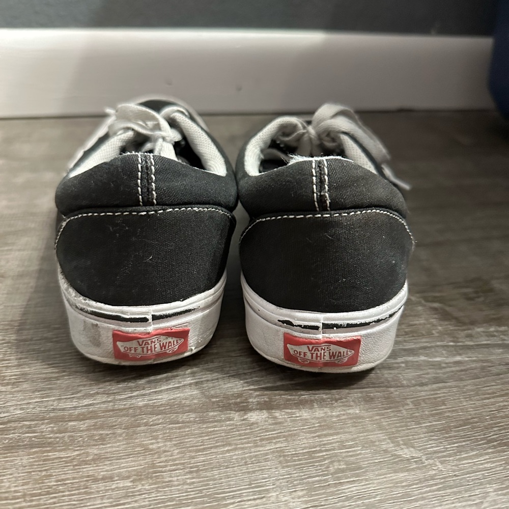 Vans‎ - Picture 3 of 4